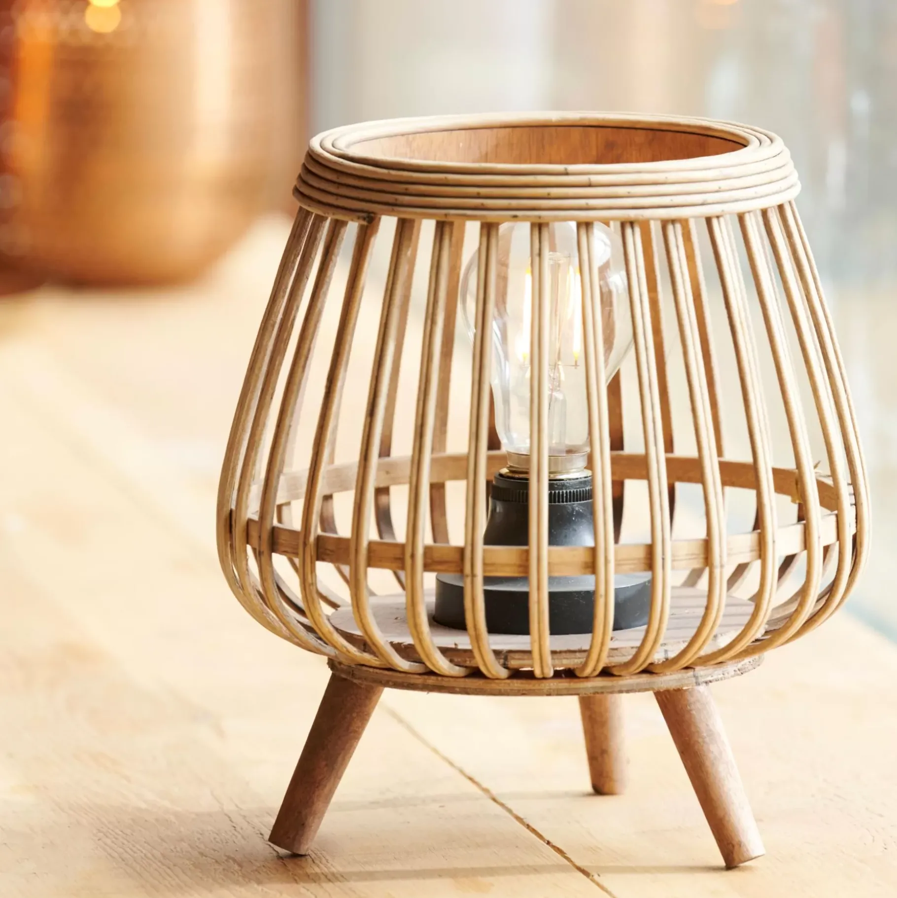 CASA Bloq Lampara E27 2X Pila Aa No Incl.