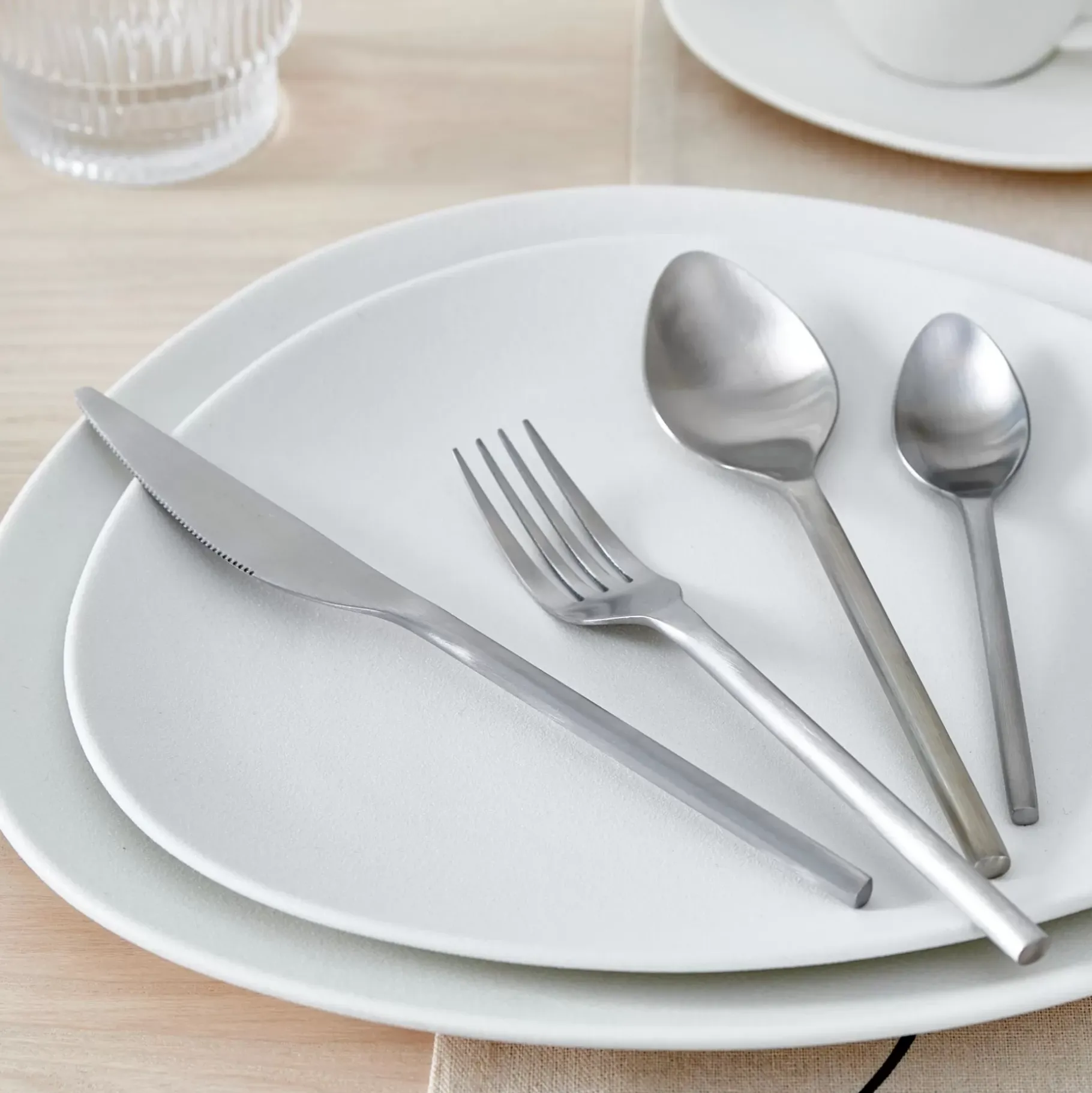 CASA Etna Satin Cubierto De 16 Piezas Plateado