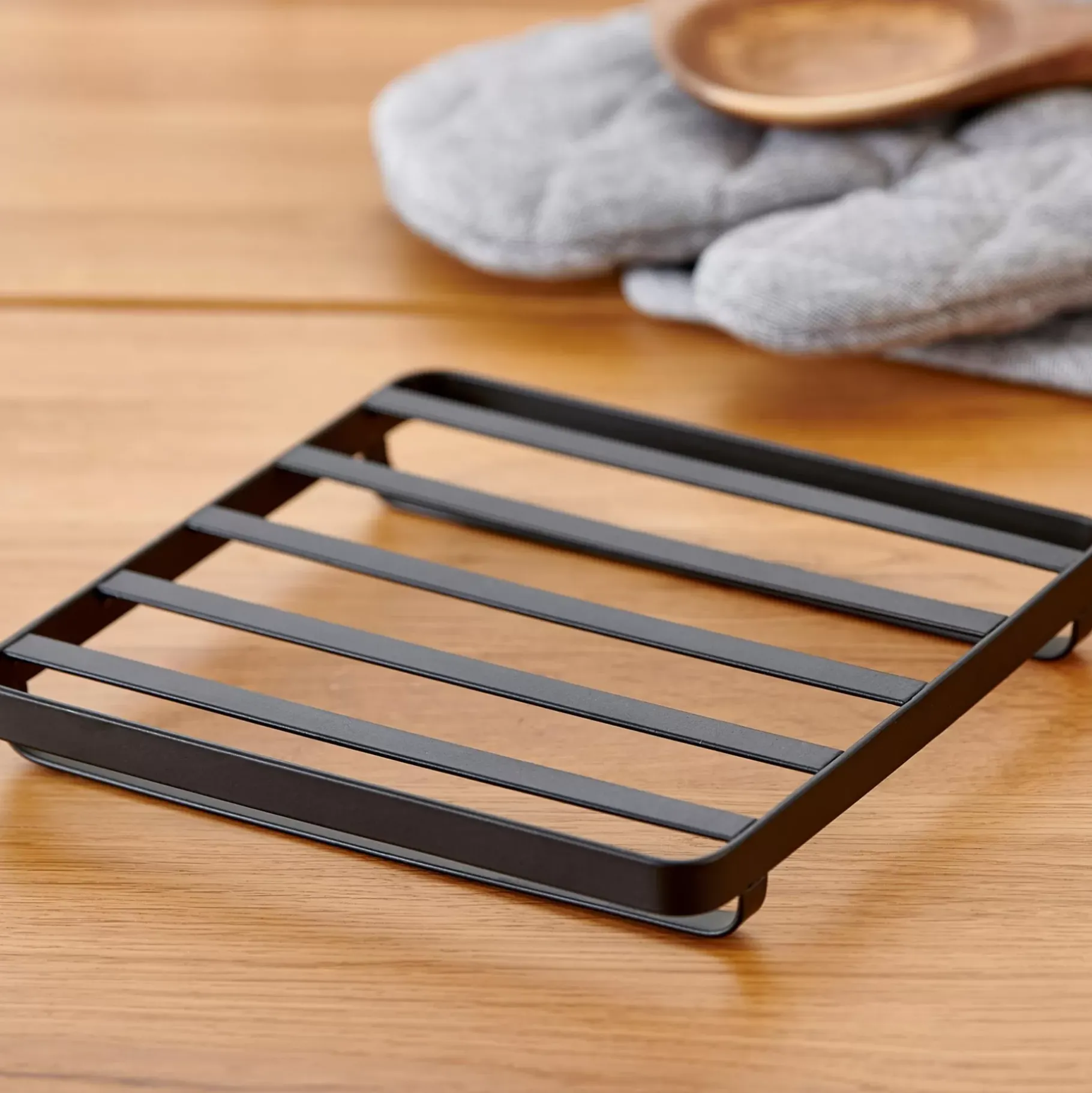 CASA Industria Salvamanteles Negro