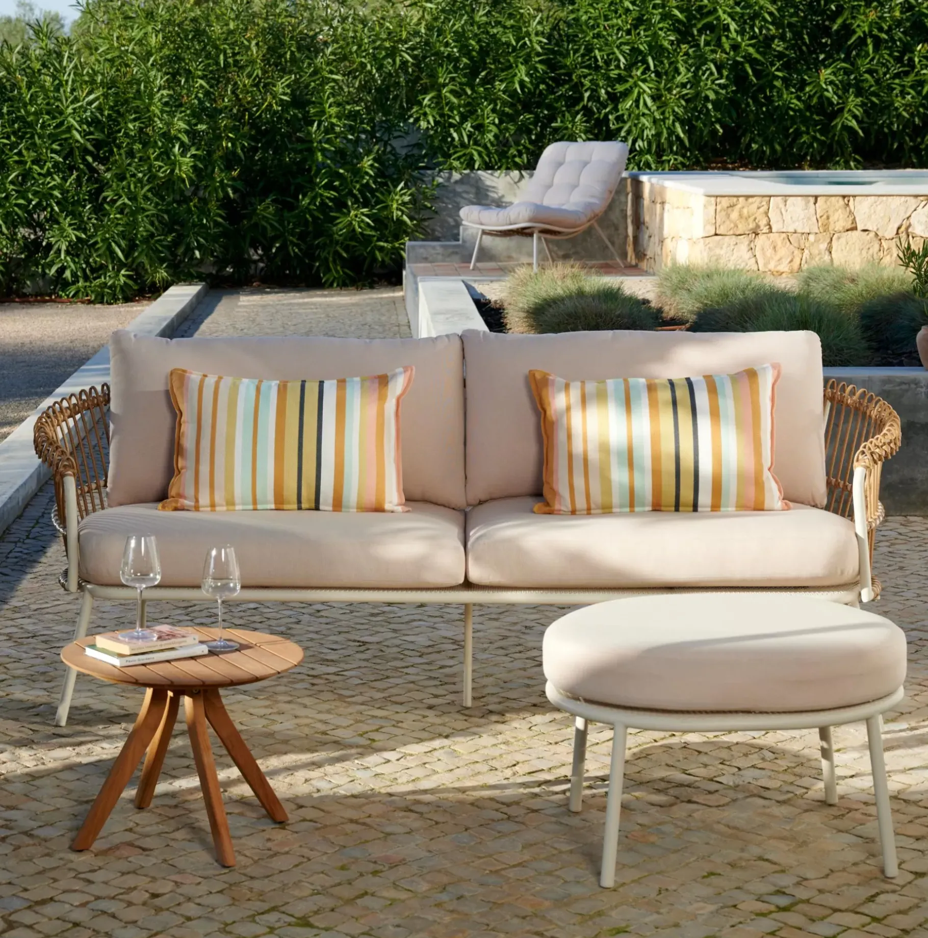 CASA Largow Conjunto Lounge Arena