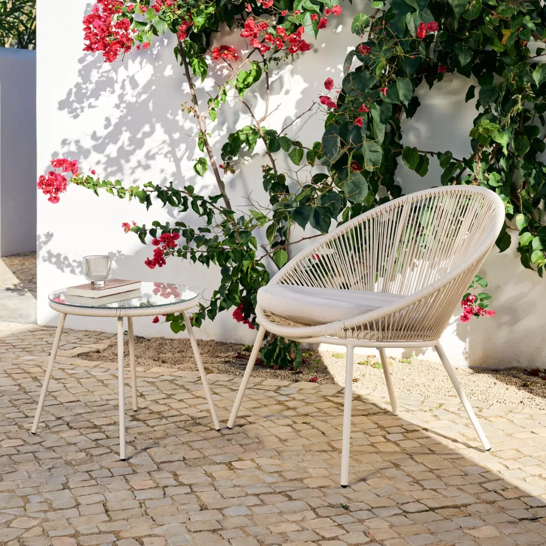 CASA Papayo & Acapulco Conjunto Lounge Arena